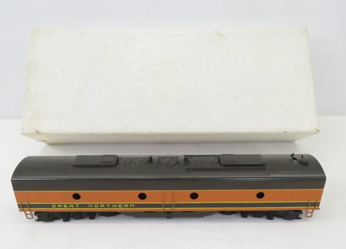 Trains, Inc HO Great Northern EMD Diesel Loco: Trains, Inc HO Great Northern EMD Diesel Loco-Model E-9(B)Please ask questions and read terms & conditions before bidding.
