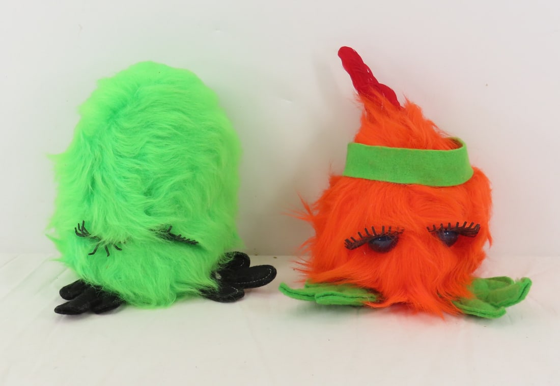 Vintage Native & Green Slurp Plush: Vintage Native & Green Slurp Plush-made by Spectacular in Cannon FallsPlease ask questions and read terms & conditions before bidding.