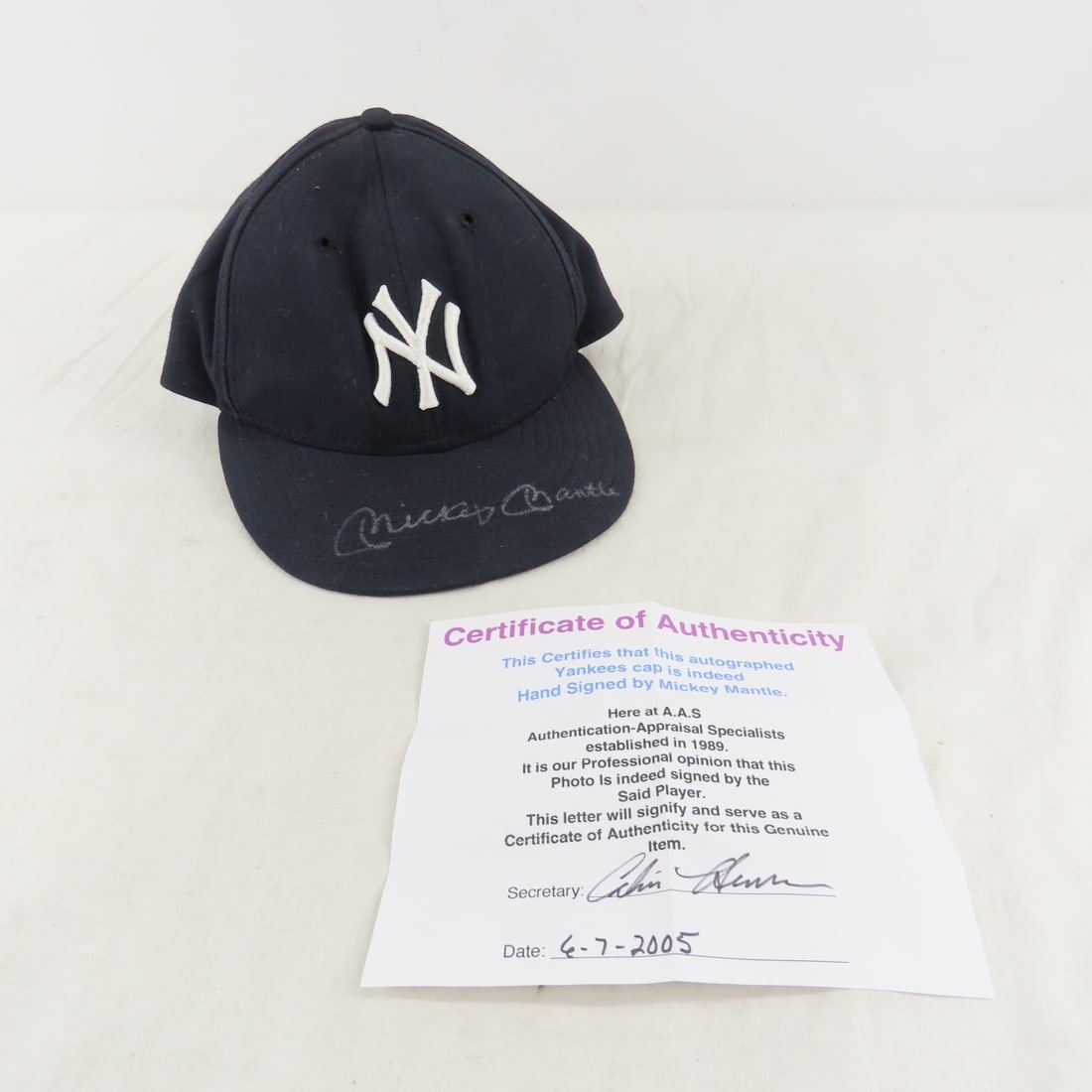 Mickey Mantle autographed Yankees cap (1 of 10)