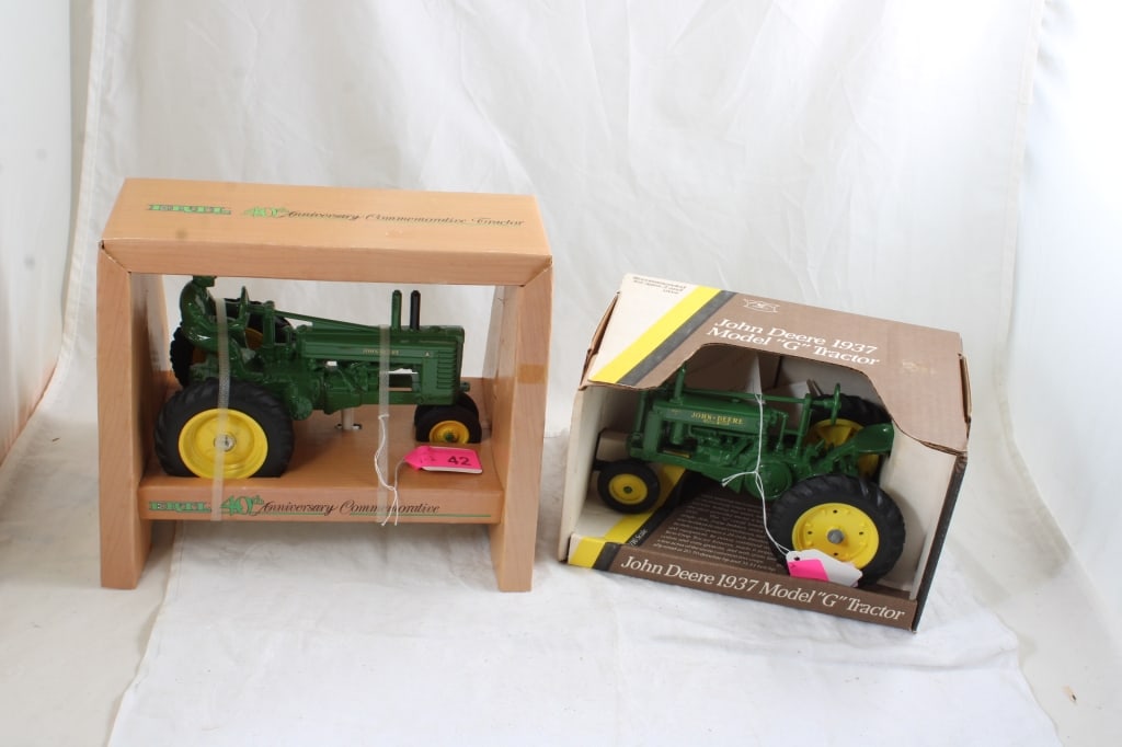 1937 Model G John Deere Tractor, Ertl A Tractor (1 of 17)