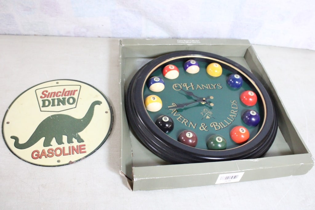 Sinclair Gasoline Sign, Tavern & Billiards Clock (1 of 7)