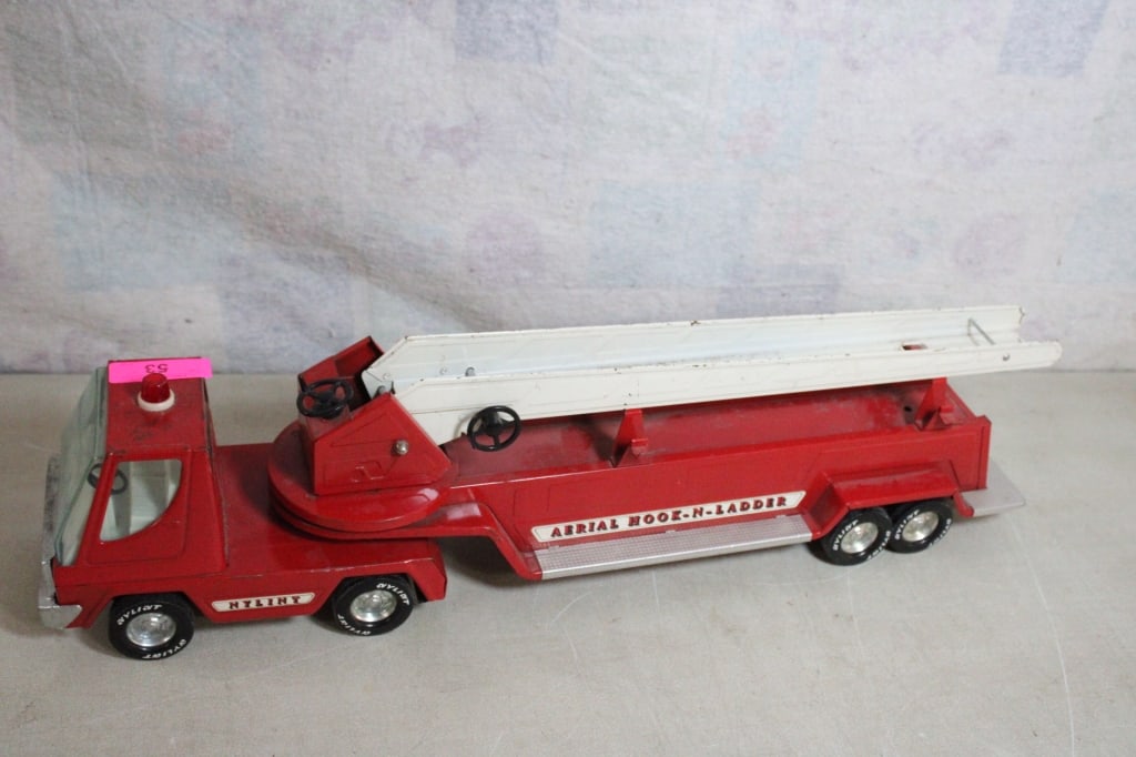 Nylint Pressed Steel Aerial Hook & Ladder Truck (1 of 8)