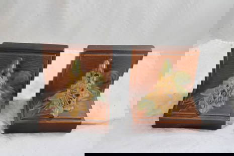 Pair Roseville Pottery Water Lily Bookends 5" Tall: Pair Roseville Pottery Water Lily Bookends 5" Tall - Each one has a small glaze chip on the backside as pictured. Hard to see when displayed. Both as pictured. Please ask questions and read terms & co