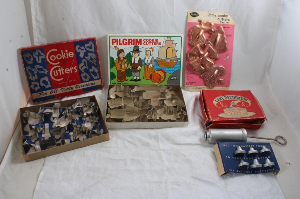 Pilgrim, Mirro & Other Cookie & Cake Cutters/Mold (1 of 9)