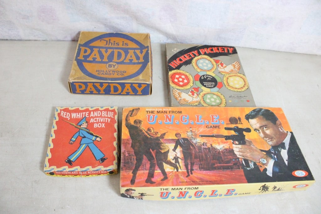Mid-Century Games, Candy Box, Activity Book Box (1 of 20)