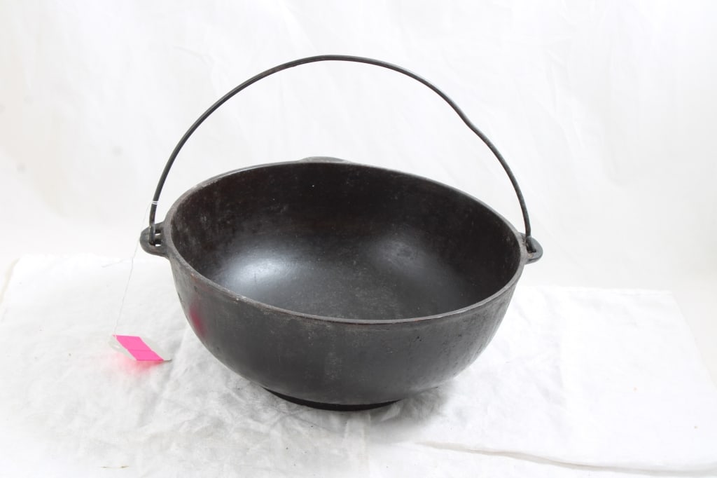 Antique Cast Iron Caldron Kettle 10 1/2" Diameter: Antique Cast Iron Caldron Kettle 10 1/2" Diameter - 4 1/4" Deep. As pictured. Please ask questions and read terms & conditions before bidding.