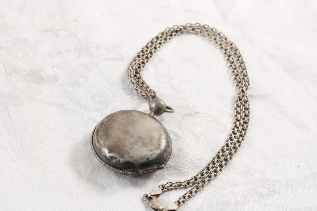 Sterling Silver Chain, Coin Silver Locket: Sterling Silver Chain, Coin Silver Locket - Total Weight is 28.8 Grams as pictured. Please ask questions and read terms & conditions before bidding.