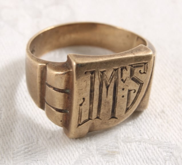 10kt Gold Ring 4.4 Grams Size 10 (1 of 6)