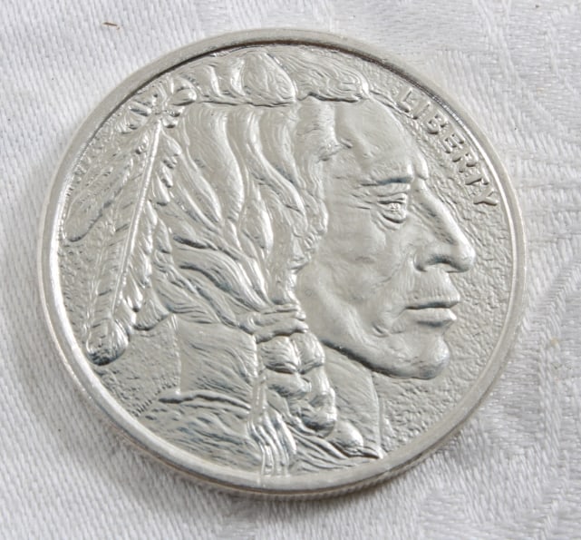 1 Troy Ounce .999 Fine Silver Buffalo Round (1 of 2)