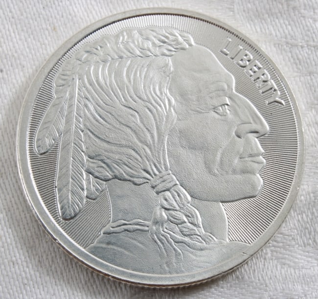 1 Troy Ounce .999 Fine Silver Buffalo Round (1 of 2)