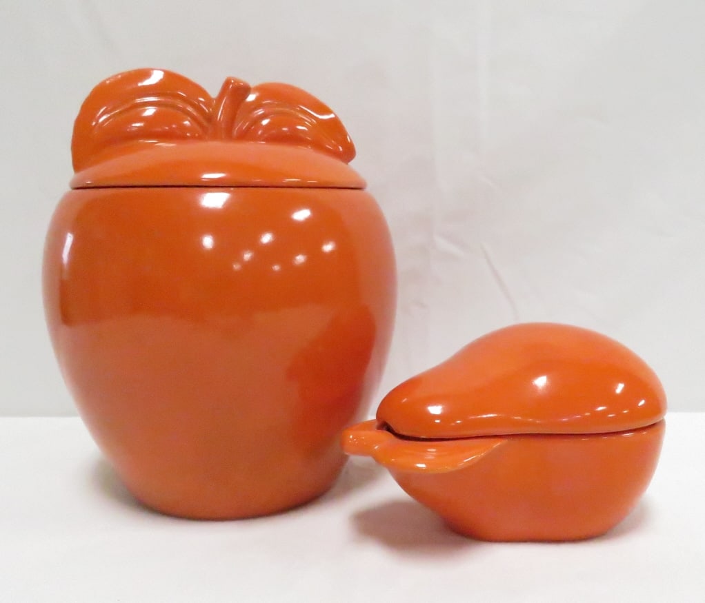 Red Wing Apple Cookie Jar & Pear Marmite in Orange (1 of 12)
