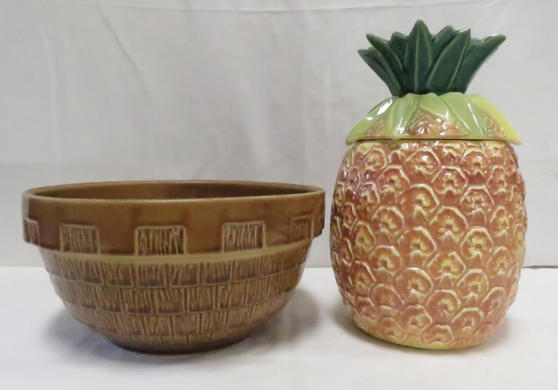 McCoy Stoneware Bowl & Pineapple Cookie Jar (1 of 20)