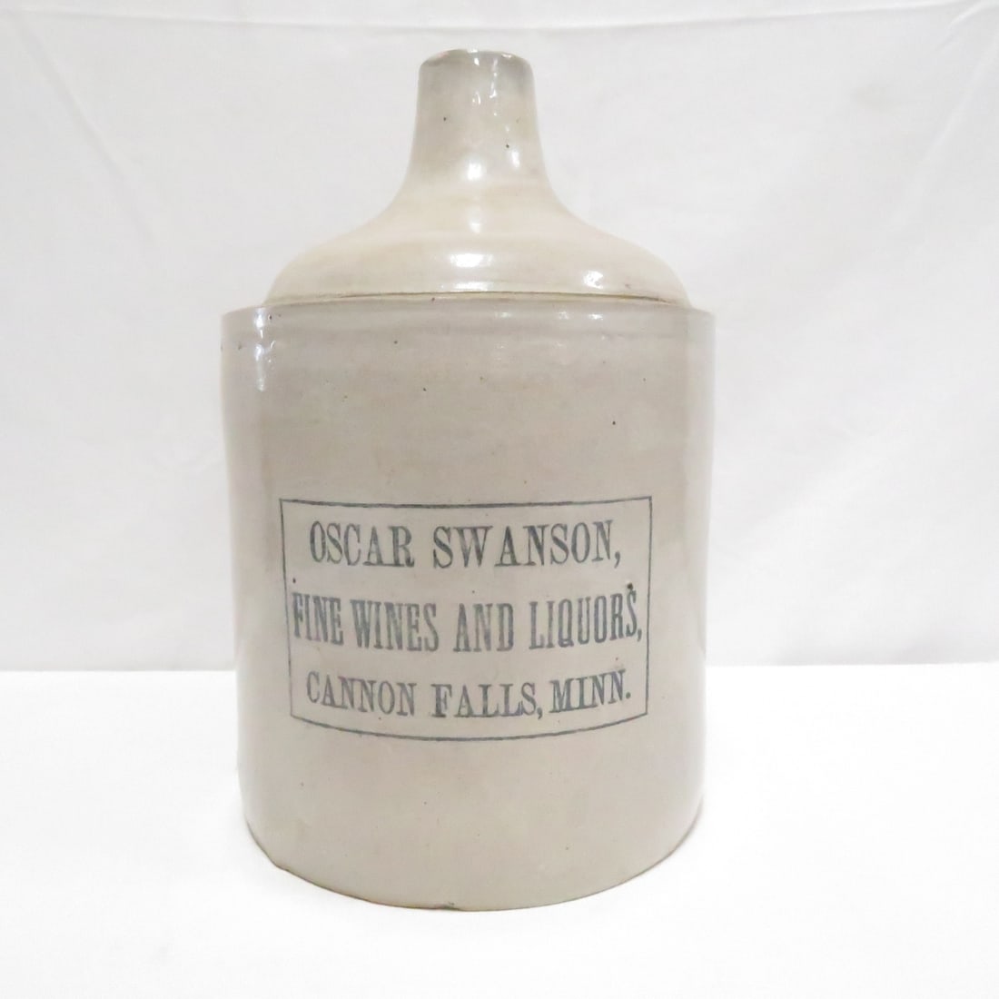 Oscar Swanson Minnesota Stoneware 1 gallon Jug (1 of 8)