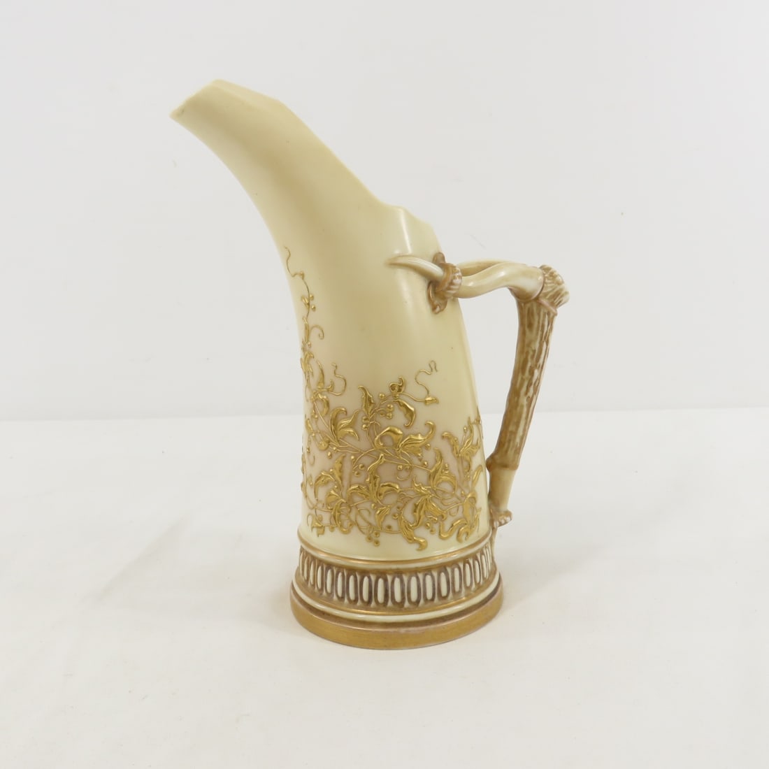 Royal Worcester Porcelain #1116 Pitcher 8.5" (1 of 13)