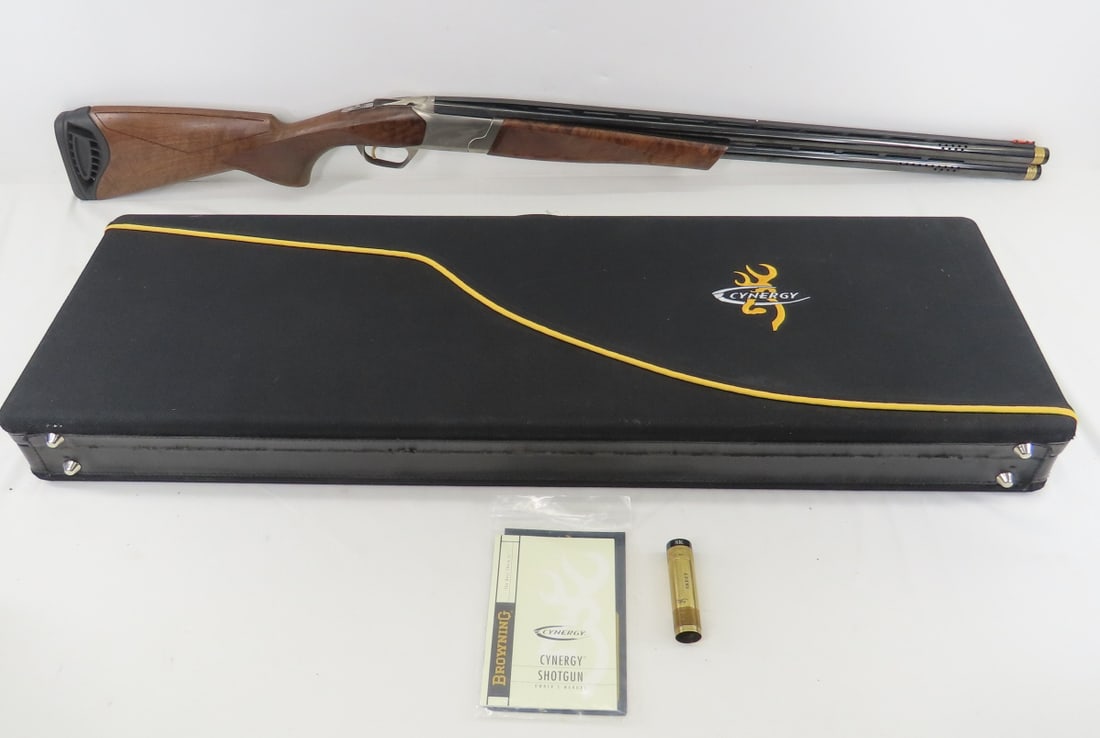 Browning Cynergy Model 132 Skeet O/U 12GA Shotgun: Browning Cynergy Model 132 Skeet O/U 12GA Shotgun - SN# 01524 MT132, made in Japan, imported by Browning Arms, Morgan, UT, manufactured 2006, engraved receiver, special steel vent ribbed 28" ported in