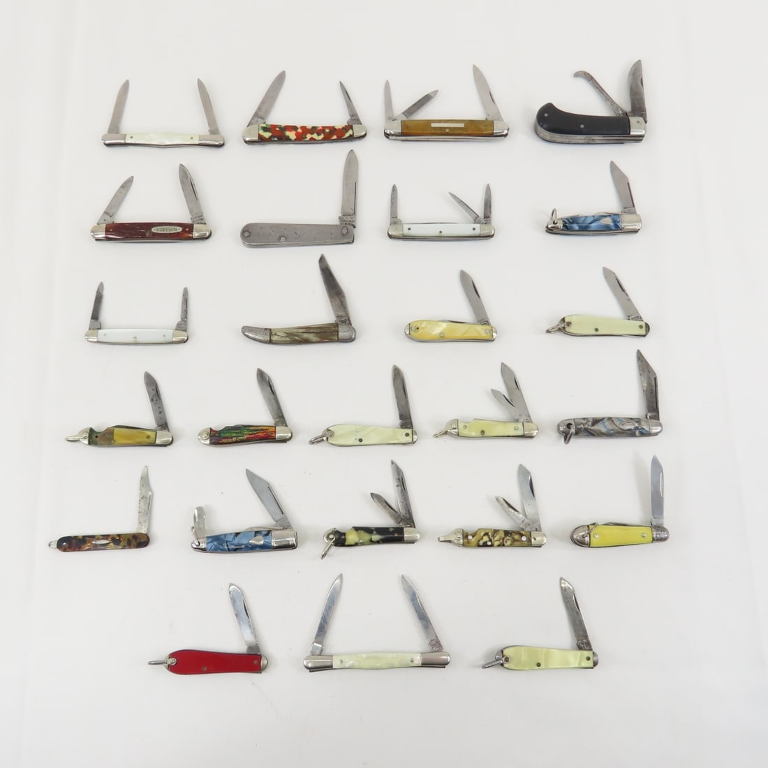 25 Small Vintage Pocket Knives (1 of 15)