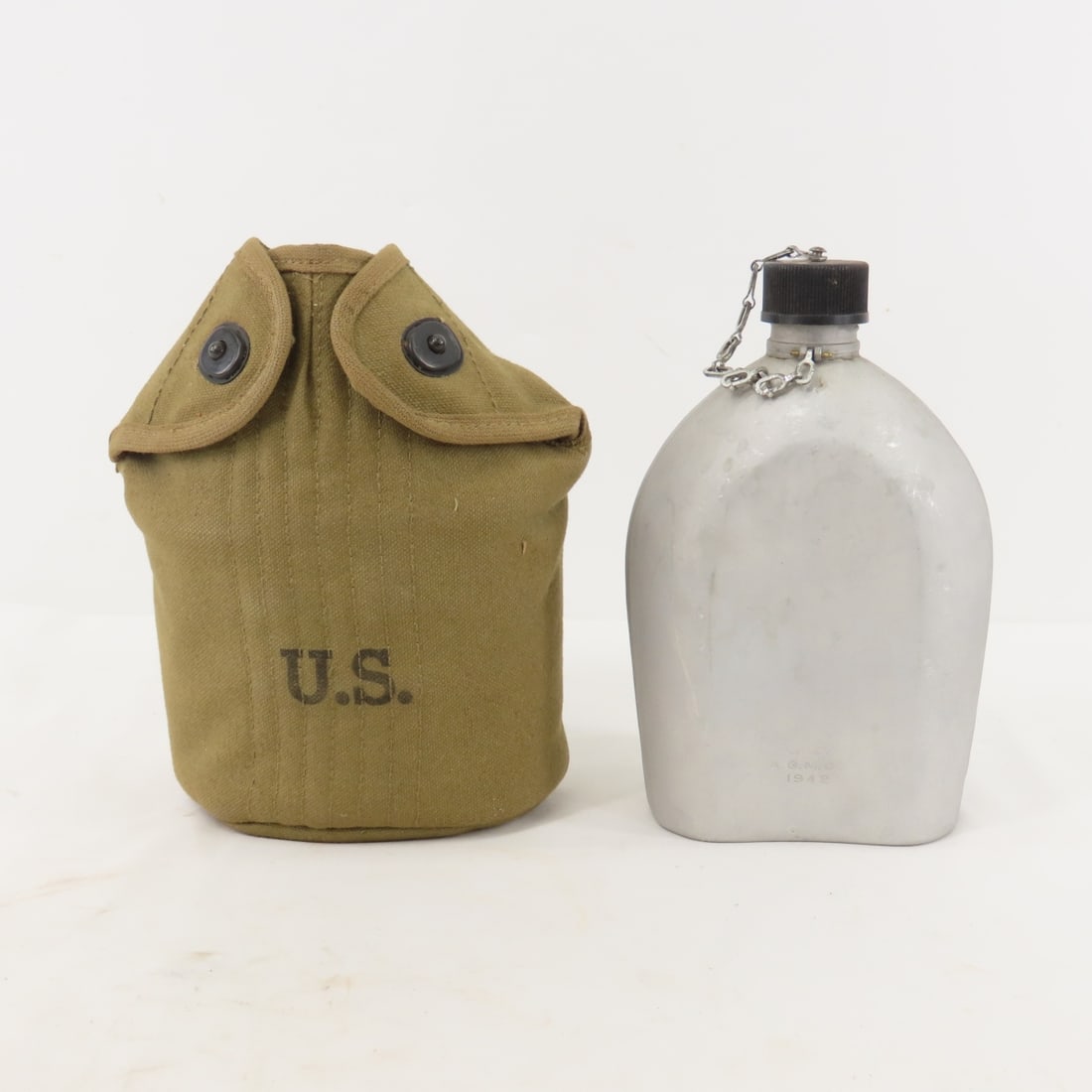 WWII US 1941 Baker Lockwood canteen cover (1 of 11)