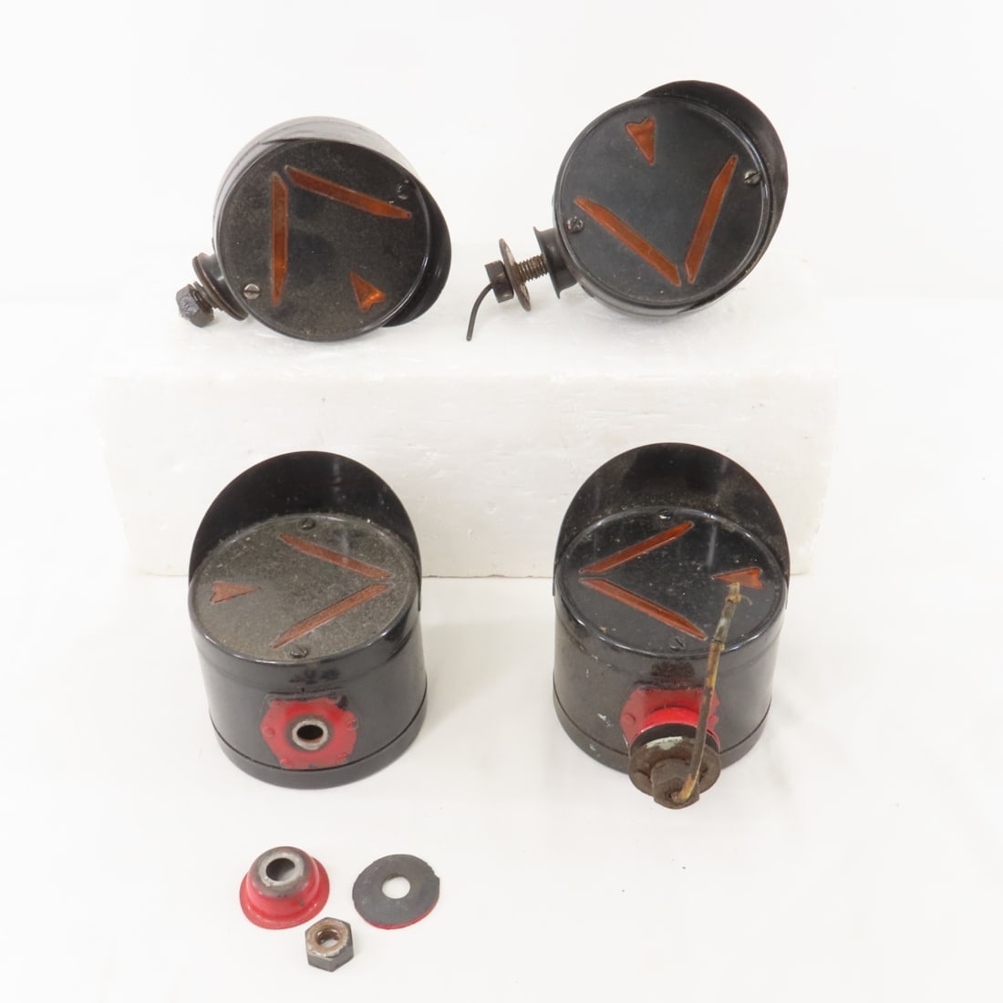 4 Vintage Signal Stat signal lights (1 of 15)