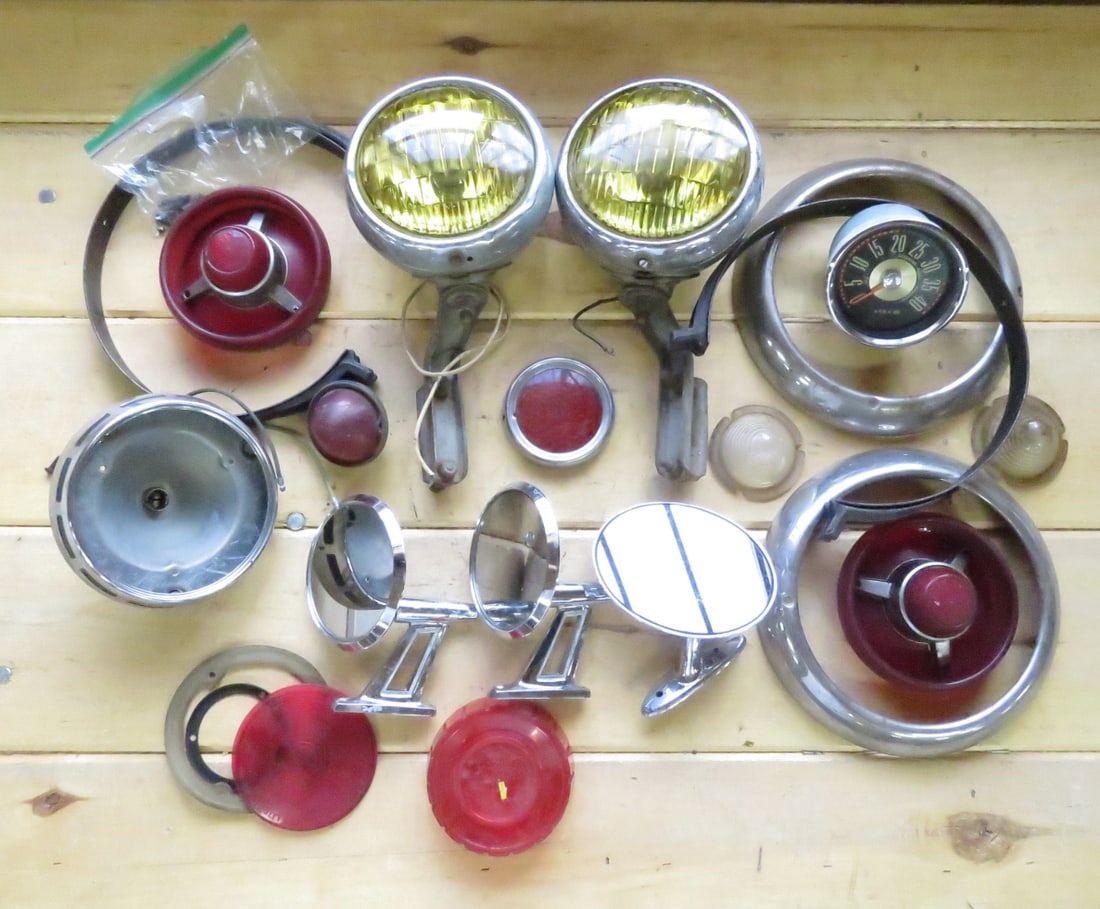 Vintage Car Lights, Lenses, Bulbs & Mirrors (1 of 20)