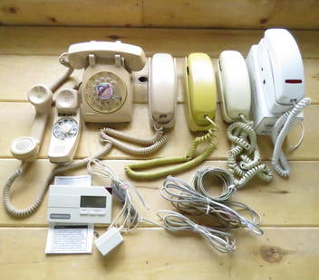 5 Vintage Phones and Parts, AT&T & More: 5 Vintage Phones and Parts, AT&T & More - Please ask questions and read terms & conditions before bidding.