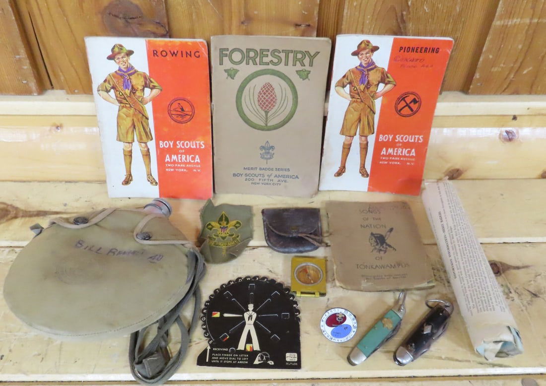 Vintage Boy Scouts Knives, Pamphlets and More (1 of 20)