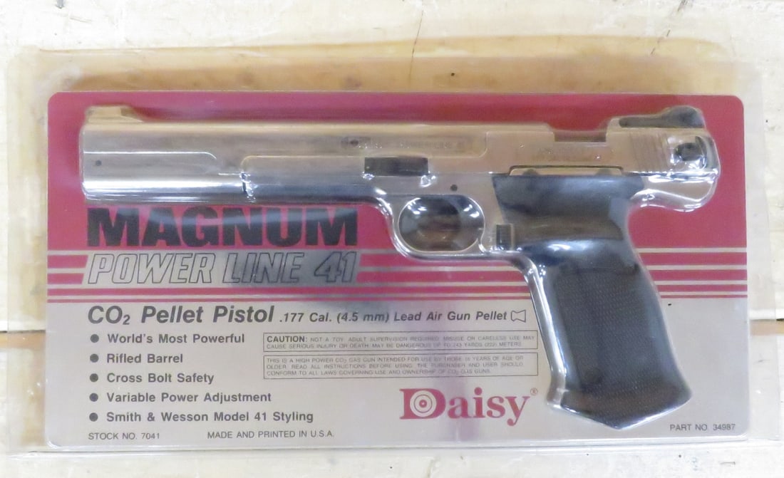 Daisy Magnum Powerline 41 CO2 Air Pistol NIP: Daisy Magnum Powerline 41 CO2 Air Pistol NIP - BB/Pellet - Factory Sealed Please ask questions and read terms & conditions before bidding.