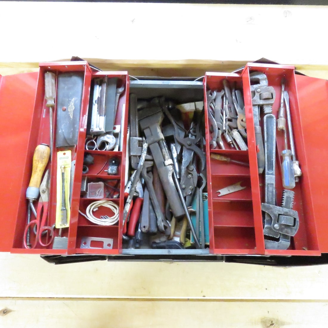 Waterloo Industries Toolbox with Vintage Tools (1 of 20)