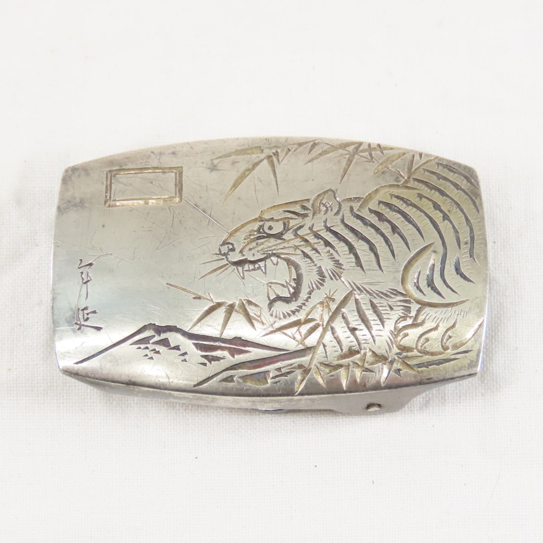 Japanese Engraved Tiger 950 Silver Belt Buckle (1 of 5)