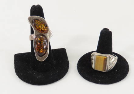 2 Sterling Silver Rings, 1 art deco ladies & 1 Mex: 2 Sterling Silver Rings, 1 art deco ladies & 1 Mex - Please ask questions and read terms & conditions before bidding.