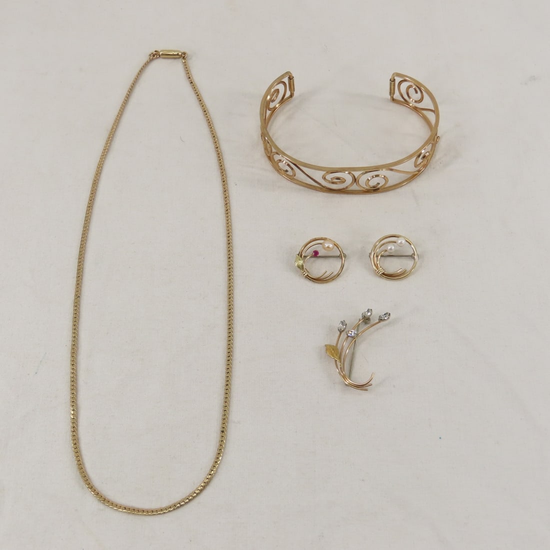 Vintage Krementz Cuff Bracelet & other jewelry: Vintage Krementz Cuff Bracelet & other jewelry - some gold filled Please ask questions and read terms & conditions before bidding.