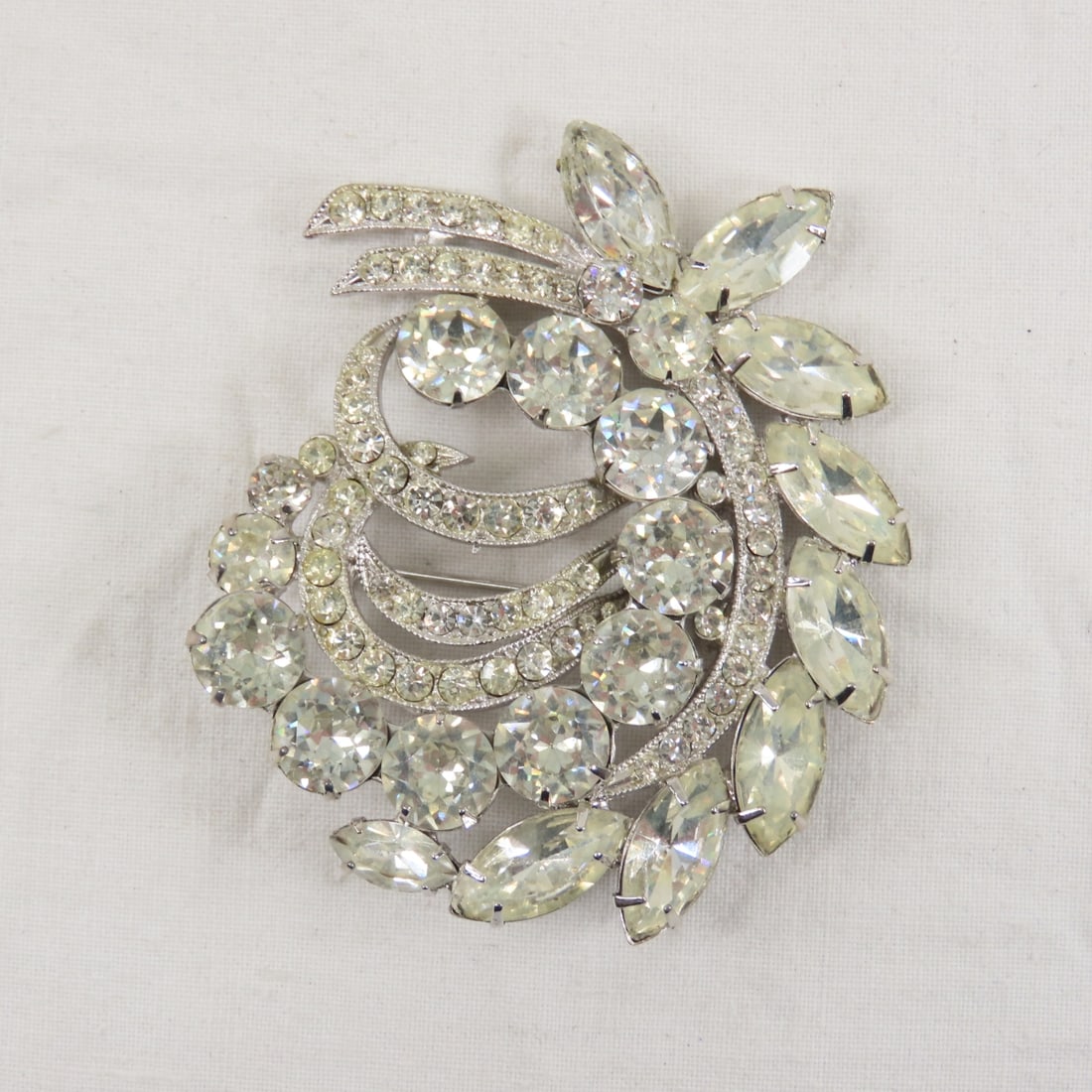 Vintage Eisenberg Clear Rhinestone Brooch (1 of 3)