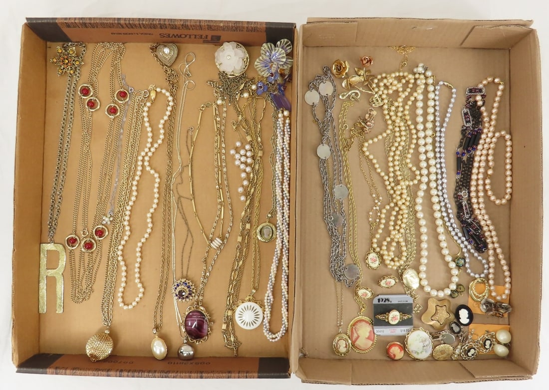 1928, Giovanni, Marvella & Other Vintage Jewelry: 1928, Giovanni, Marvella & Other Vintage Jewelry - Accessocraft NYC necklace, faux cameos, faux pearls- including Danecraft, and more Please ask questions and read terms & conditions before bidding.