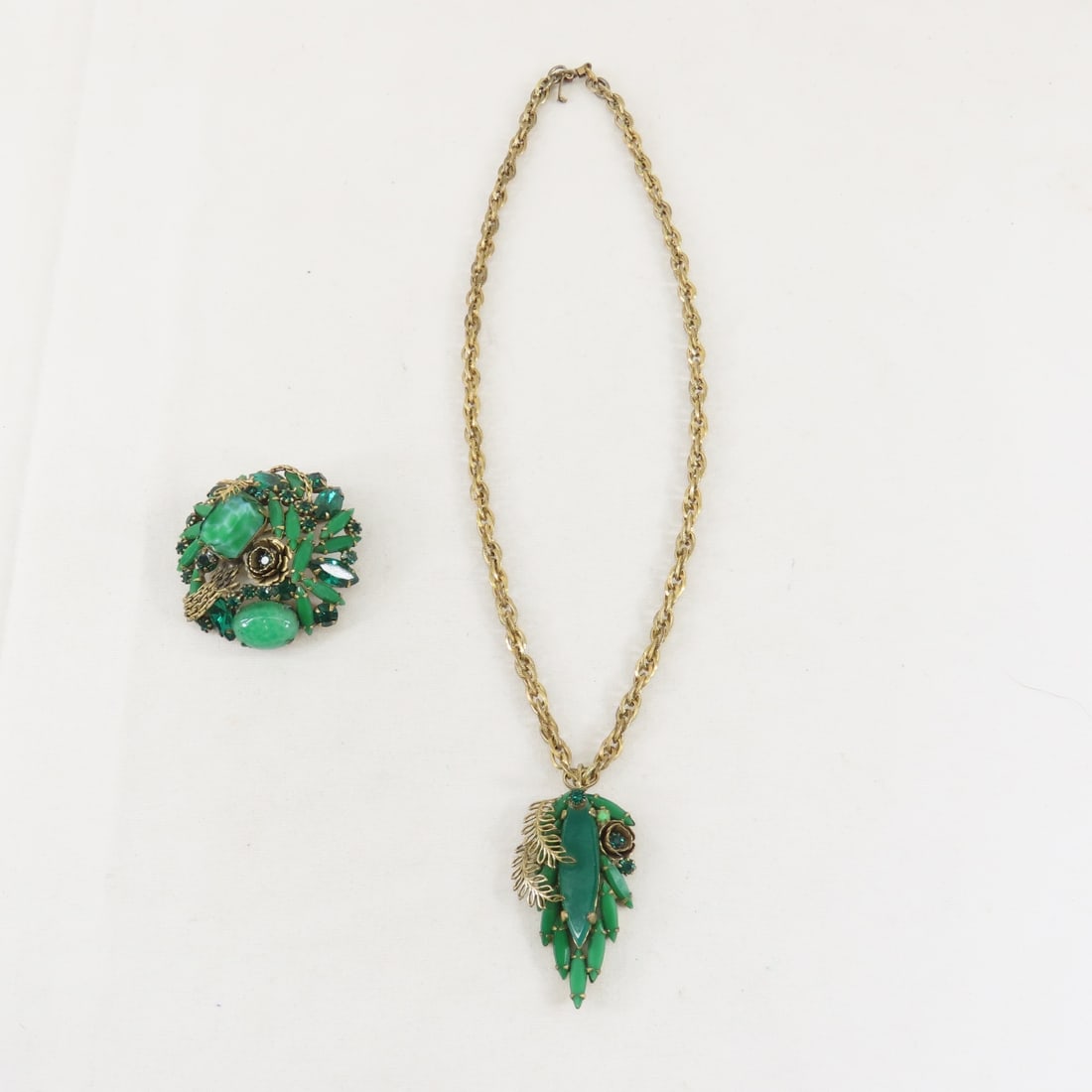 Vintage Brooch & Necklace Set, Faux Jade & Emerald: Vintage Brooch & Necklace Set, Faux Jade & Emerald - unsigned piece Please ask questions and read terms & conditions before bidding.