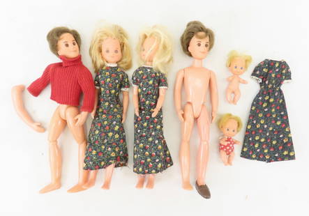 1973 Mattel Sunshine Family Dolls: 1973 Mattel Sunshine Family Dolls - 2 mom Stephie, 2 baby Sweets and 2 dad Steve (1 has dislocated shoulder Please ask questions and read terms & conditions before bidding.
