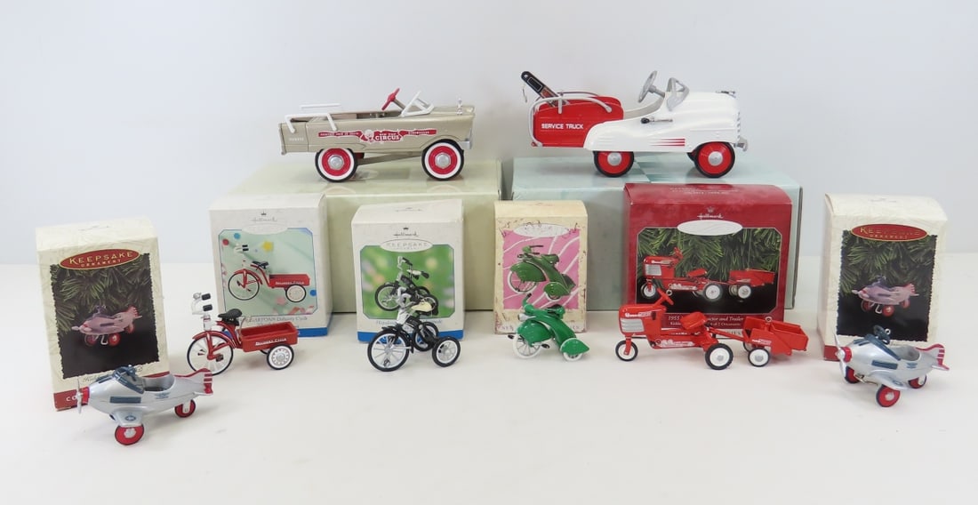 Hallmark Kiddie Cars & ornaments (1 of 20)