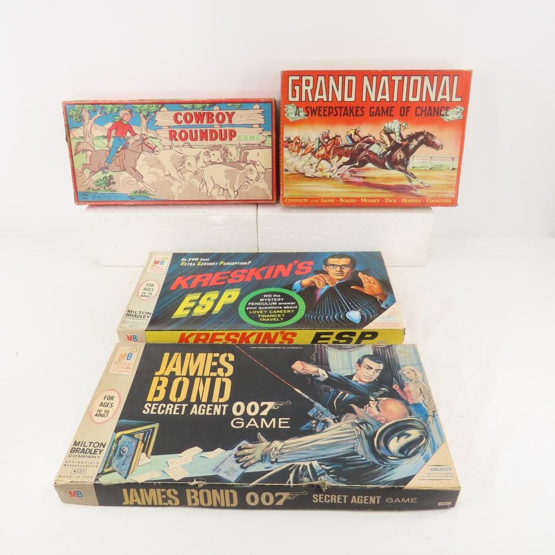 4 Vintage Board Games (1 of 17)