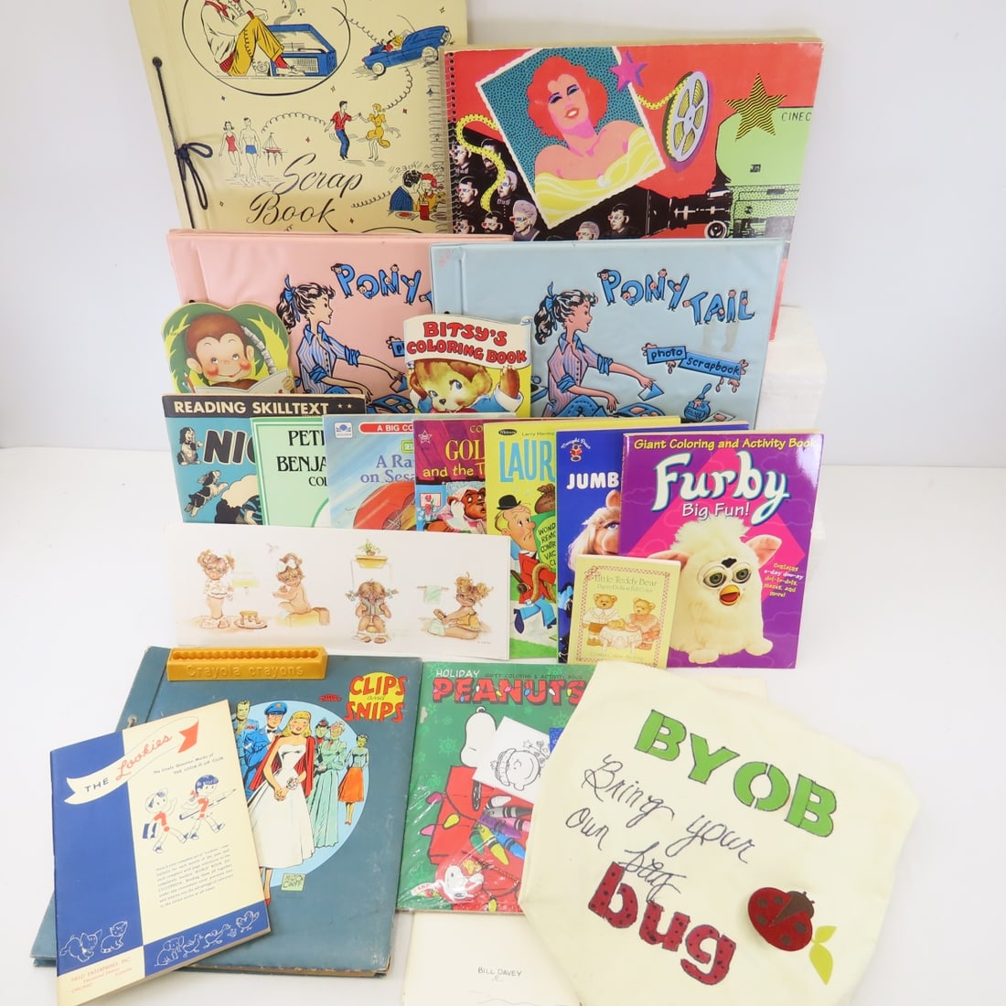 Vintage Scrapbooks and Coloring Books: Vintage Scrapbooks and Coloring Books - 5 vintage scrapbooks, 2 skill books and a carry bag, unframed K Smith & Bill Davey art prints. Please ask questions and read terms & conditions before bidding.