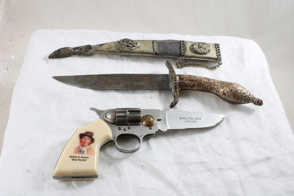 Pistol Billy the Kid Knife, Souvenir F/B Knife: Pistol Billy the Kid Knife, Souvenir F/B Knife - Pistol Shaped Billy the Kid Lock Blade Knife and Fixed Blade Souvenir Knife. Both as pictured. Please ask questions & read terms and conditions before