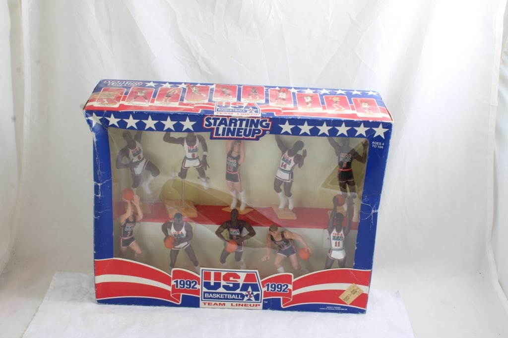 1992 Kenner Starting Lineup USA Basketball NIB: 1992 Kenner Starting Lineup USA Basketball NIB - Basketball Dream Team Michael Jordan new in box as pictured. Please ask questions & read terms and conditions before bidding.