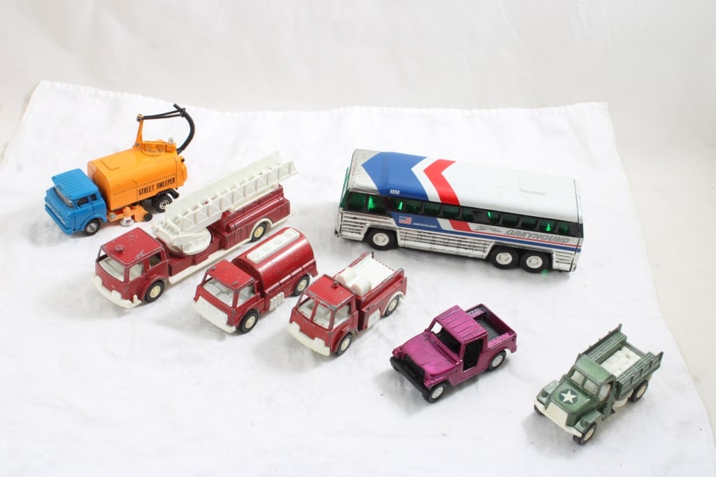 Buddy L Greyhound Bus, 5 TootsieToy, Street Sweep (1 of 17)