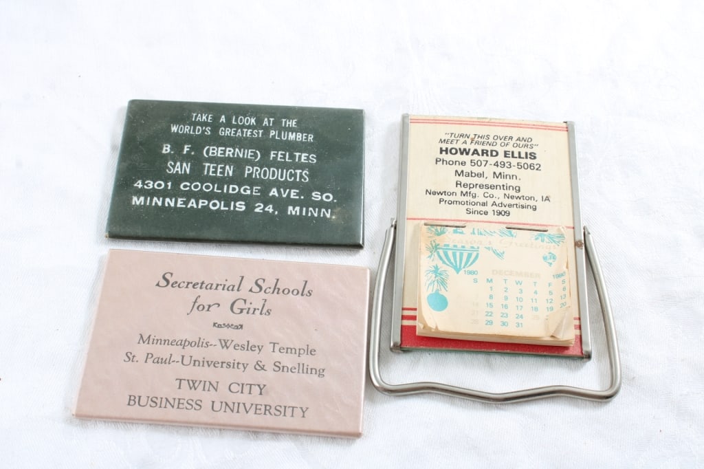 3 Advertising Pocket & Desk Mirrors (1 of 6)