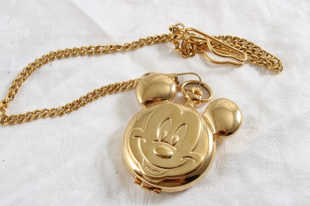 1978 Mickey Mouse w/Chain Lorus Pocket Watch (1 of 6)