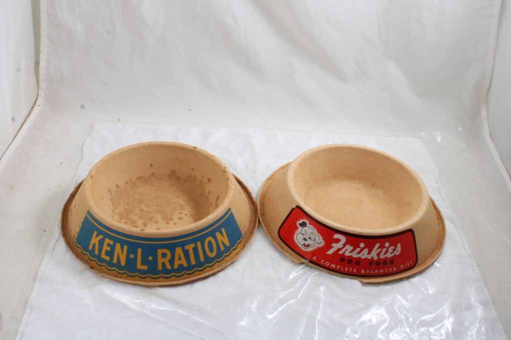 2 Mid-Century Advertising SAVADAY Dog Bowls (1 of 10)