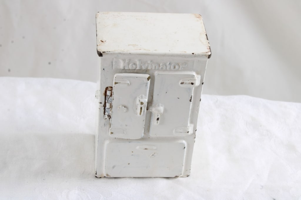 1932 Cast Iron Kelvinator Refrigerator 4" Tall (1 of 8)
