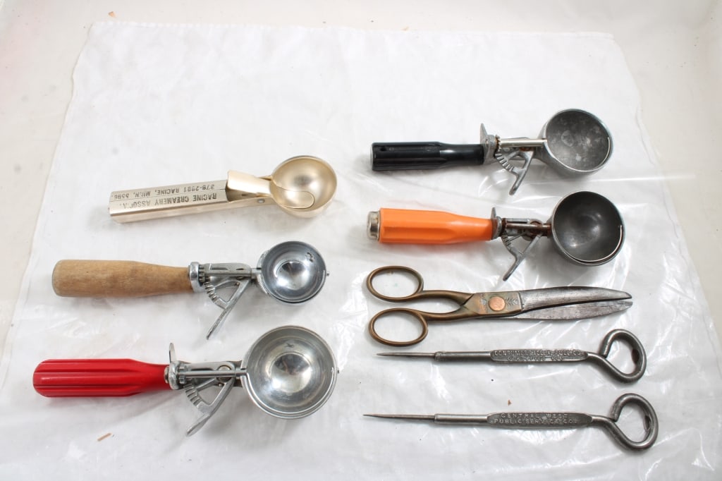 5 Ice Cream Scoops, 2 Ice Picks, Antique Shears (1 of 20)