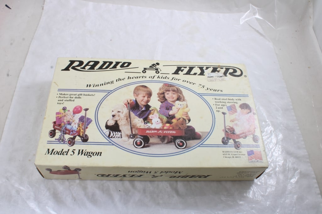 Radio Flyer Model 5 Wagon New in Box (1 of 6)