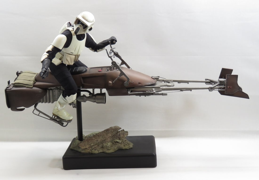 Scout Trooper w/ Speeder Bike Premium 1:4 Sideshow (1 of 20)