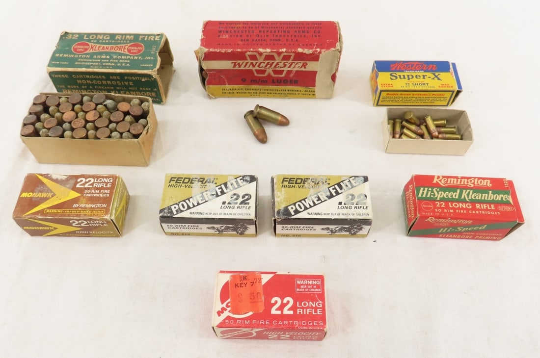 Assorted Vintage Handgun Ammunition in Boxes: Assorted Vintage Handgun Ammunition in Boxes - 1)100 rds (2 boxes of 50) Federal .22LR 2) 100 rds (2 boxes of 50) Mohawk .22LR 3) 26 rds Remington Hi-Speed Kleanbore .22LR 4) 14 rds Western Super-X .2