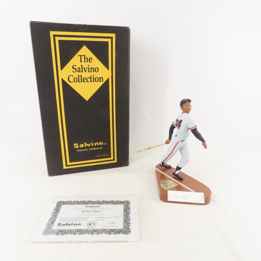 Willie Mays Giants Salvino Figure #952/1500 Signed (1 of 13)