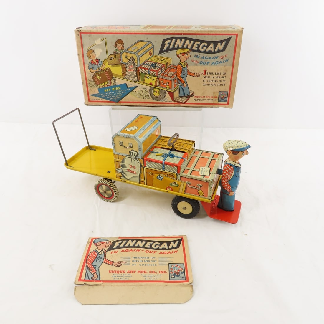 Unique Art Finnegan Tin Windup Baggage Cart & box (1 of 12)